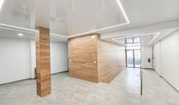 Resale - Penthouse -
Torrevieja - Paseo Maritimo