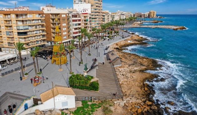 Resale - Bungalow -
Torrevieja - aguas nuevas