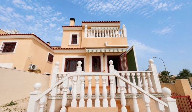 Resale - Villa -
Villamartin - Costa Blanca