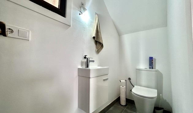 Resale - Villa -
Villamartin - Costa Blanca