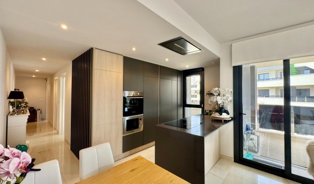 Resale - Apartment -
Orihuela Costa - Punta Prima