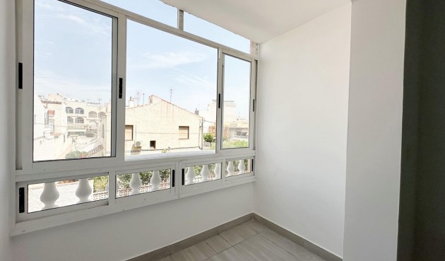 Återförsäljning - Apartment -
Torrevieja - Centro