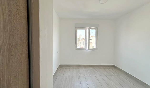Återförsäljning - Apartment -
Torrevieja - Centro