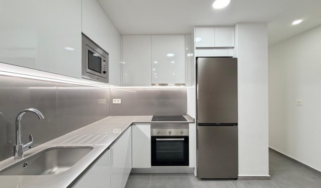 Resale - Apartment -
Torrevieja - Estacion De Autobuses