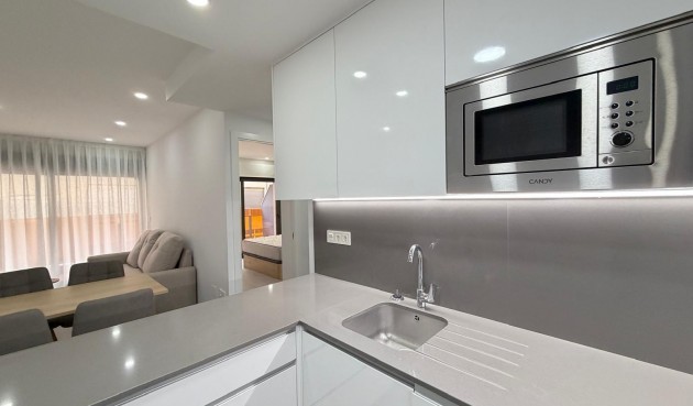 Resale - Apartment -
Torrevieja - Estacion De Autobuses