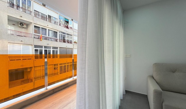 Resale - Apartment -
Torrevieja - Estacion De Autobuses