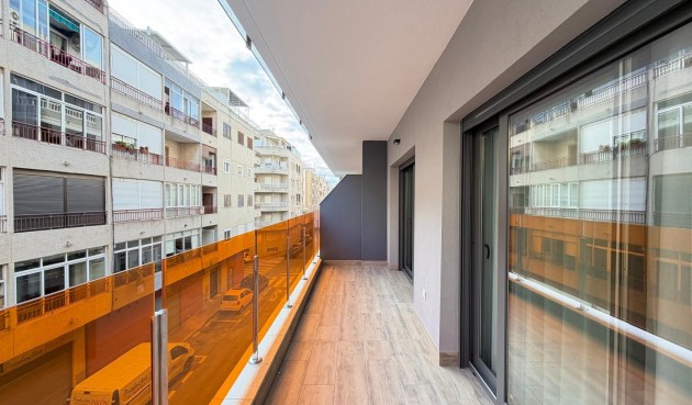 Resale - Apartment -
Torrevieja - Estacion De Autobuses