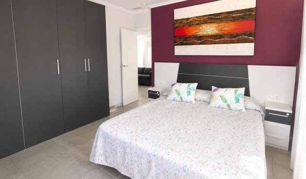 Resale - Villa -
Pinoso - Inland