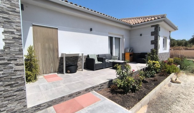 Resale - Villa -
Pinoso - Inland