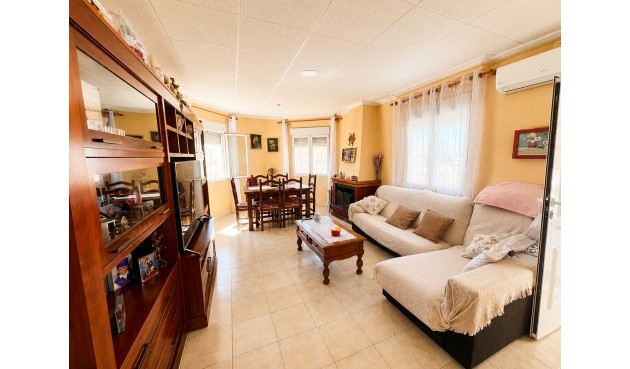 Resale - Villa -
Torrevieja - Costa Blanca