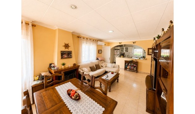 Resale - Villa -
Torrevieja - Costa Blanca