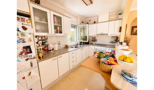 Resale - Villa -
Torrevieja - Costa Blanca