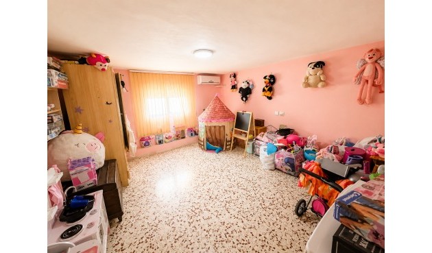 Resale - Villa -
Torrevieja - Costa Blanca