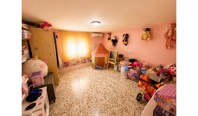 Resale - Villa -
Torrevieja - Costa Blanca