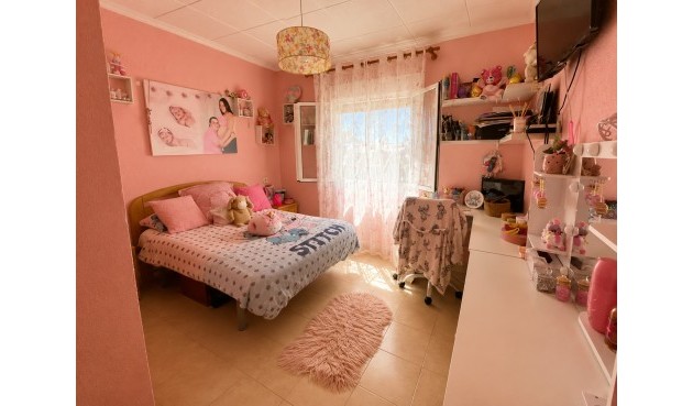 Resale - Villa -
Torrevieja - Costa Blanca