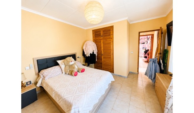 Resale - Villa -
Torrevieja - Costa Blanca