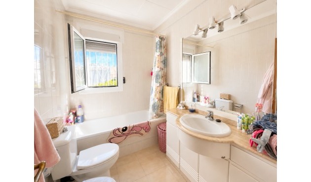 Resale - Villa -
Torrevieja - Costa Blanca