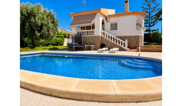 Resale - Villa -
Torrevieja - Costa Blanca