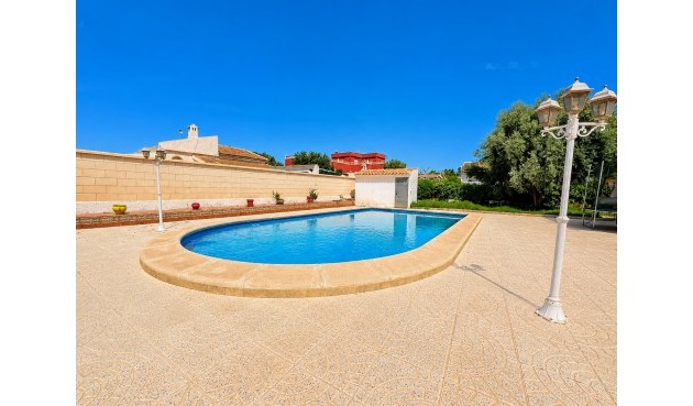 Resale - Villa -
Torrevieja - Costa Blanca