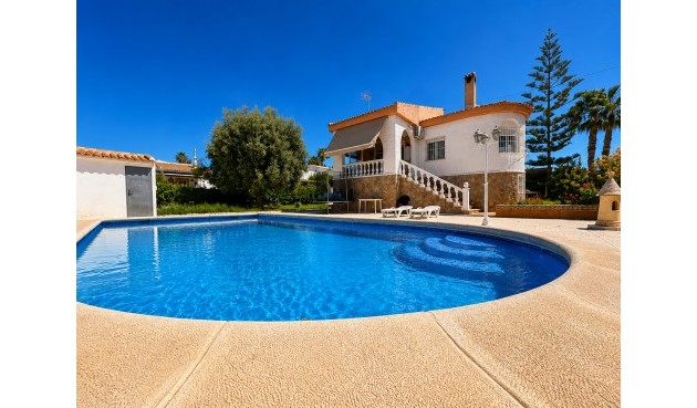 Resale - Villa -
Torrevieja - Costa Blanca