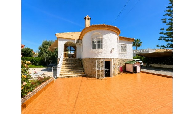 Resale - Villa -
Torrevieja - Costa Blanca