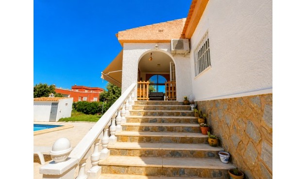 Resale - Villa -
Torrevieja - Costa Blanca