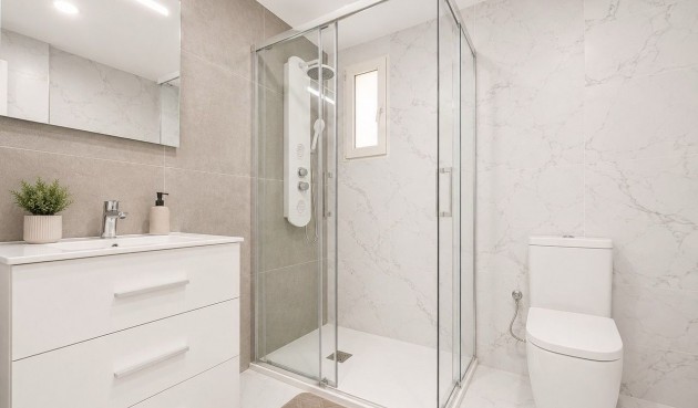 Brukt - Villa -
Villamartin - Costa Blanca