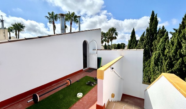Brukt - Villa -
Villamartin - Costa Blanca