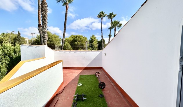 Brukt - Villa -
Villamartin - Costa Blanca