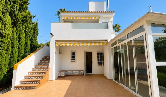 Brukt - Villa -
Villamartin - Costa Blanca
