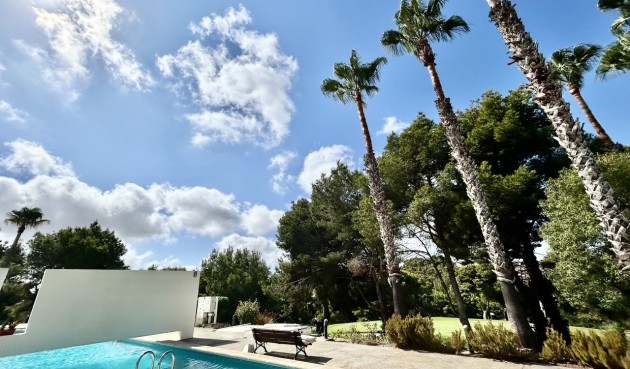 Brukt - Villa -
Villamartin - Costa Blanca