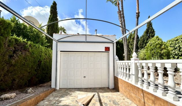 Brukt - Villa -
Villamartin - Costa Blanca