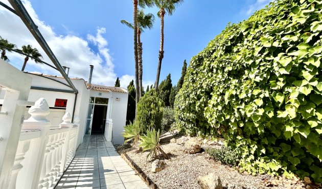 Brukt - Villa -
Villamartin - Costa Blanca