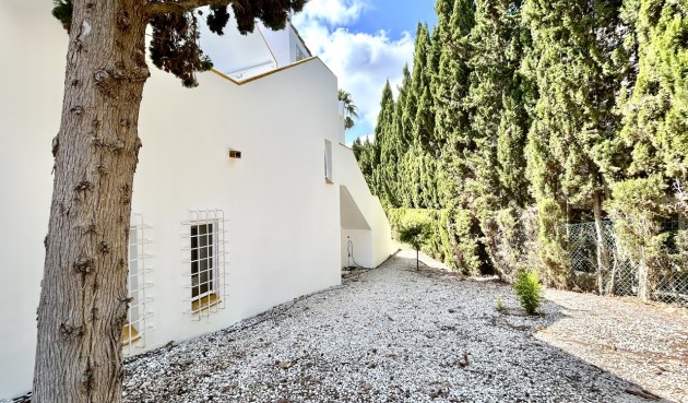 Brukt - Villa -
Villamartin - Costa Blanca