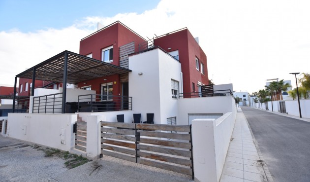 Resale - Villa -
Algorfa - Inland