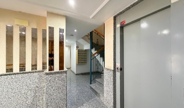 Resale - Apartment -
Torrevieja - Acequion