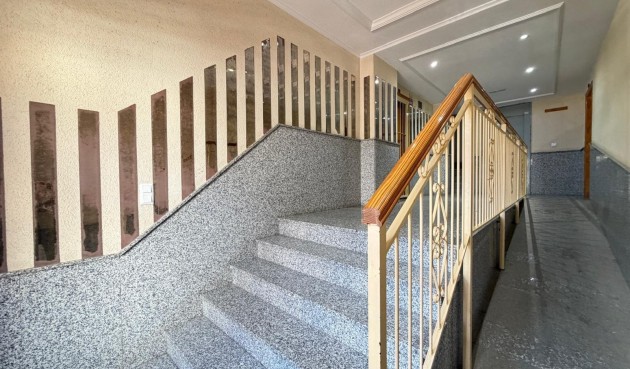 Resale - Apartment -
Torrevieja - Acequion