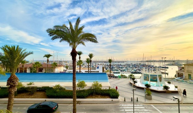 Återförsäljning - Apartment -
Torrevieja