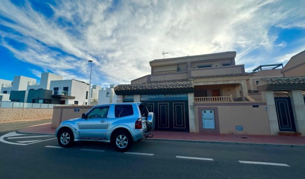 Resale - Town House -
Torrevieja - La Siesta