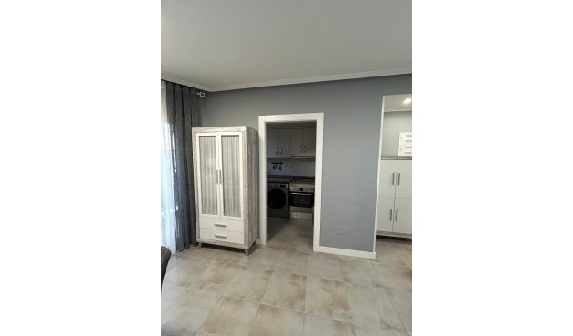 Resale - Apartment -
Torrevieja - Playa del Cura