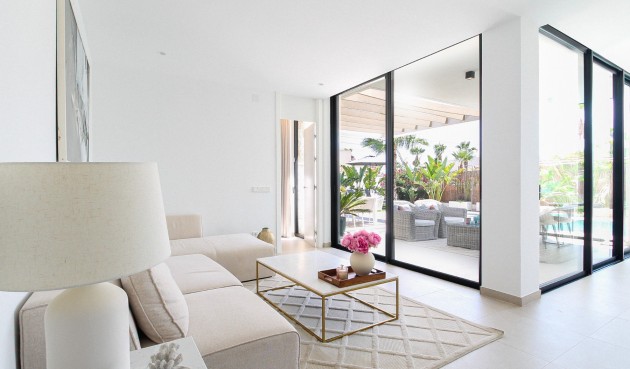 Resale - Villa -
Orihuela Costa - Costa Blanca