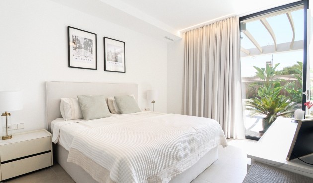 Resale - Villa -
Orihuela Costa - Costa Blanca