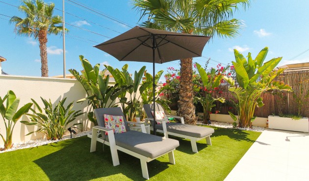 Resale - Villa -
Orihuela Costa - Costa Blanca
