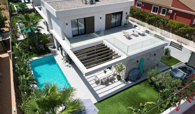 Resale - Villa -
Orihuela Costa - Costa Blanca