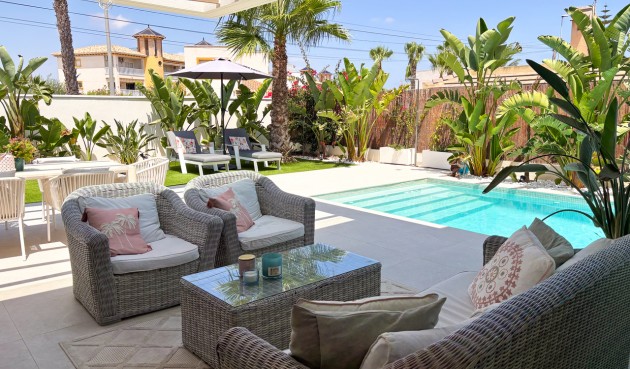 Resale - Villa -
Cabo Roig - Costa Blanca