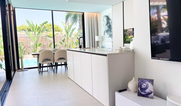 Resale - Villa -
Cabo Roig - Costa Blanca