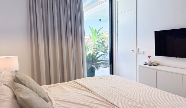 Resale - Villa -
Cabo Roig - Costa Blanca