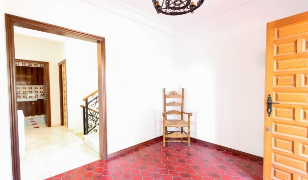 Resale - Villa -
El Campello - Costa Blanca