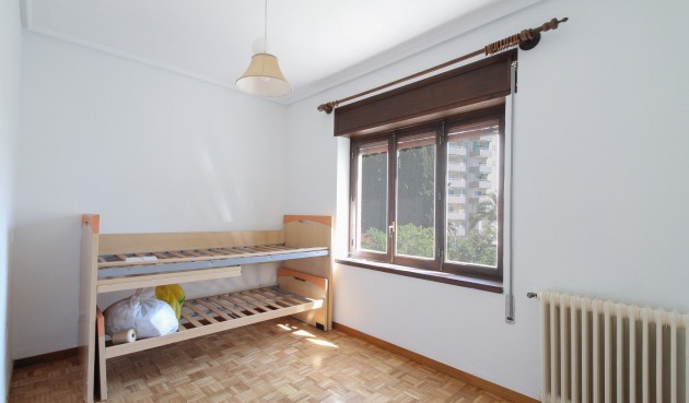 Resale - Villa -
El Campello - Costa Blanca