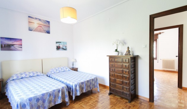 Resale - Villa -
El Campello - Costa Blanca